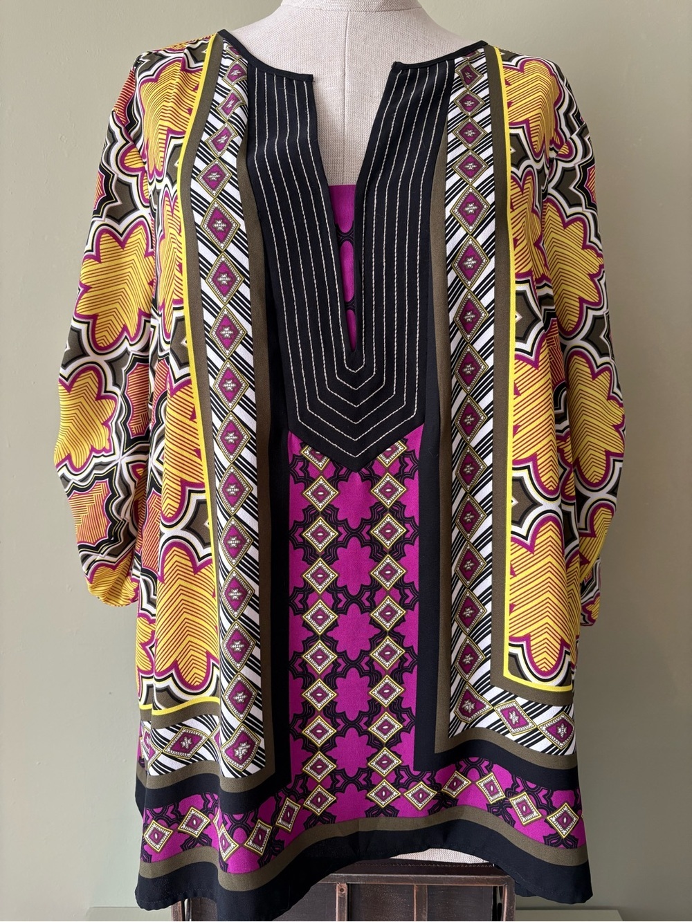 Dana Buchman Graphic Print Tunic Yellow, Magenta & Black XL Tribal Boho Aztec